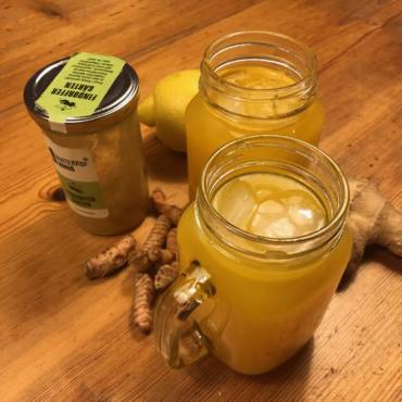 Kurkuma-Honig-Ingwer-Limonade